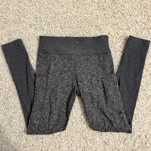 Size small extremely soft heather grey leggings with pockets
